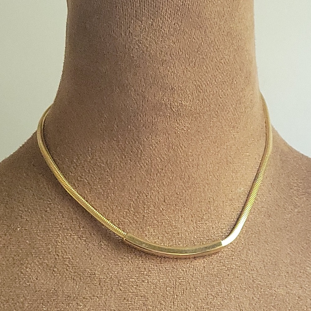 Crown Trifari Vintage Gold Tone Snake Chain Choker Necklace 14 Inch Quiet Luxury